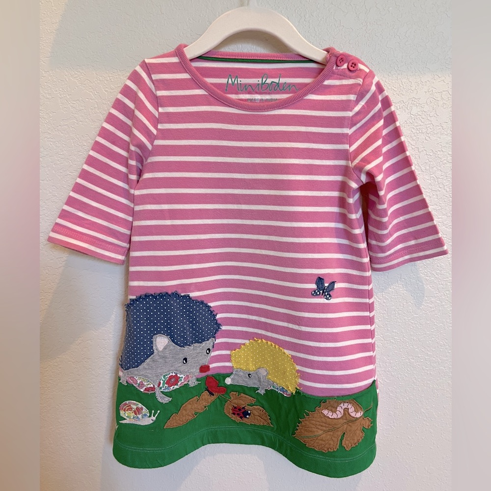 Mini Boden Appliqué pink striped dress with 3/4 sleeves - size 2-3 Y (98 cm).